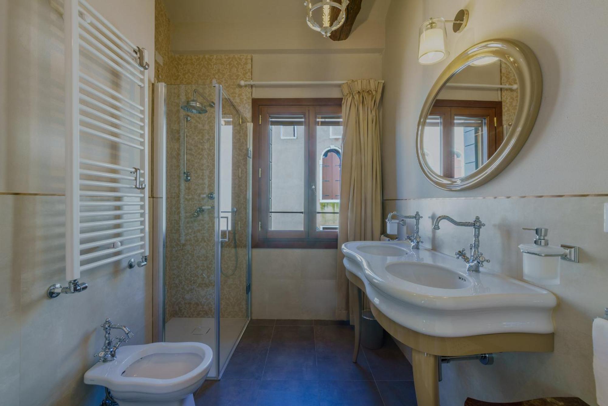 Casa Virginia Direct At The Canal Cannaregio With Own Roof Terrace Venedig Exteriör bild